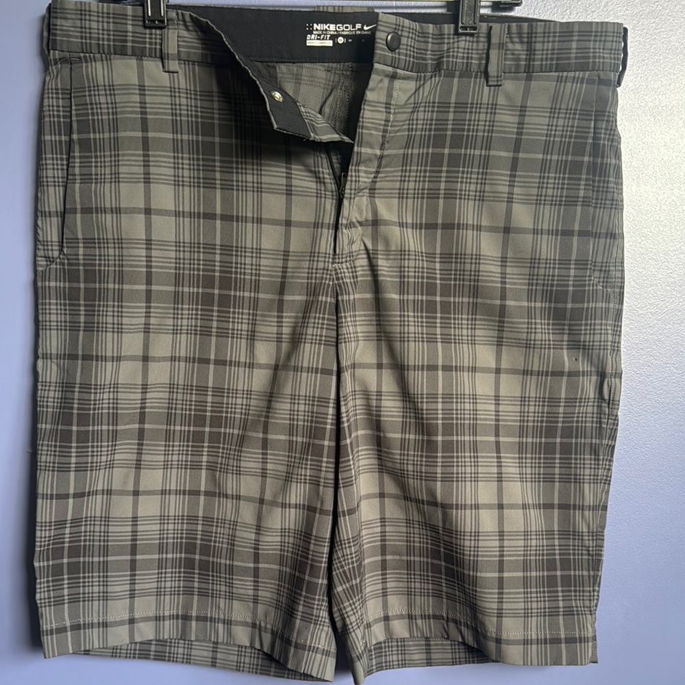 Men’s Gray Plaid Nike Golf Dri Fit Shorts